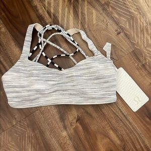 Lululemon Free to be bra